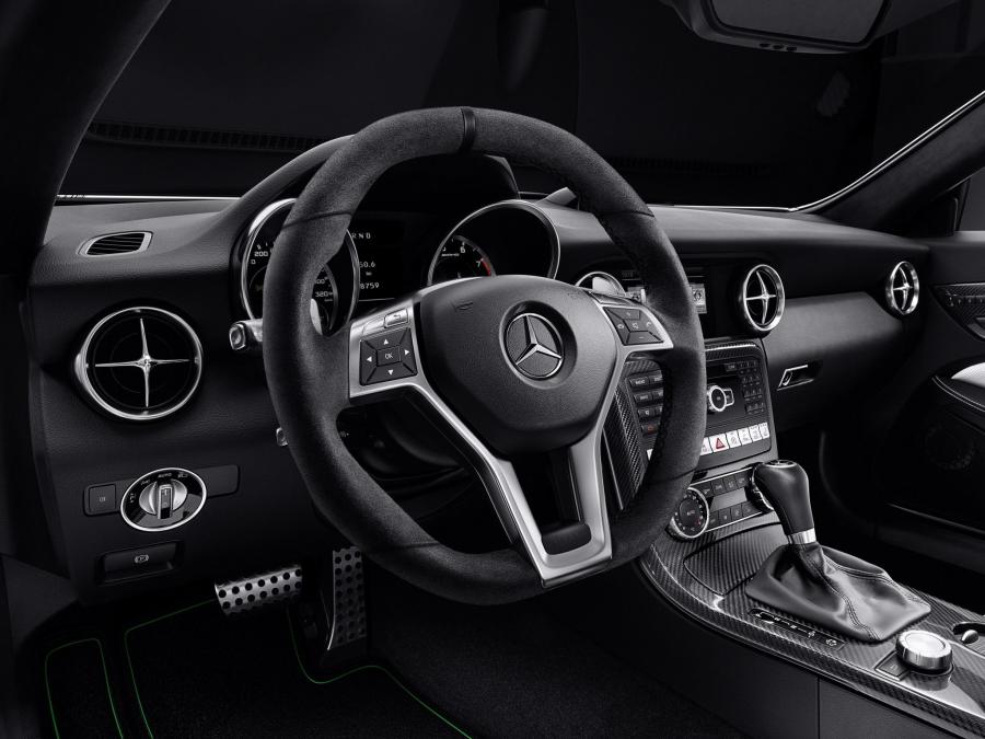  Mercedes-Benz SLK55 AMG CarbonLOOK Edition 2014 года  (фото 3 из 3)